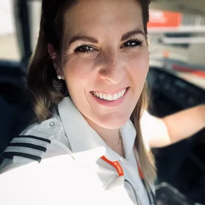 LARA - Airline Pilot profile