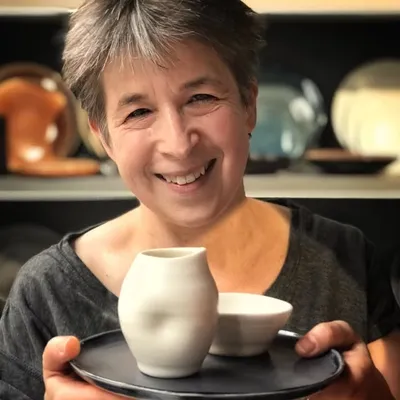 Linda Bloomfield profile