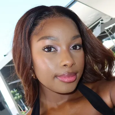 Lindelwa Mkhonta/ LindyM profile