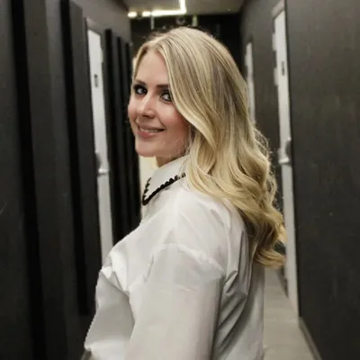 Lindsay profile