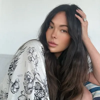 Lindsay Price profile