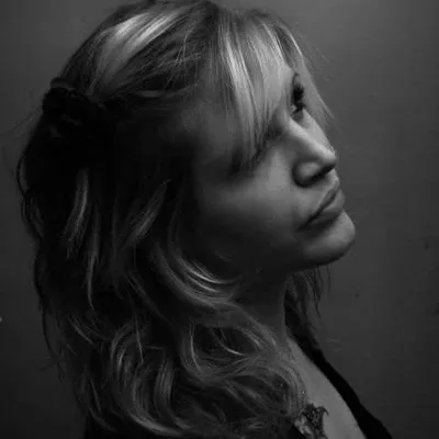 Lindsey James profile