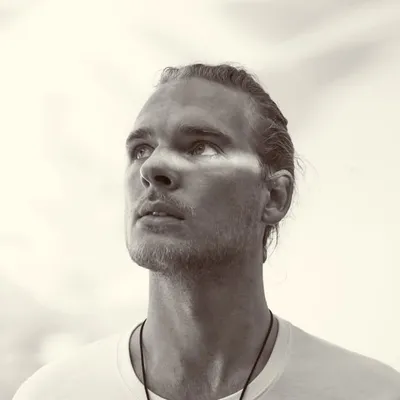 Lino von der Bey | Painter | Creative Director profile