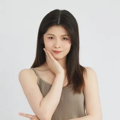 何琳崴 profile