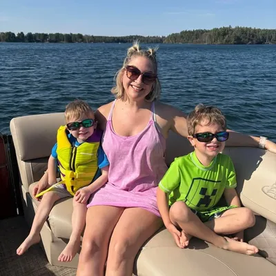 Lindsay Ambrosi profile