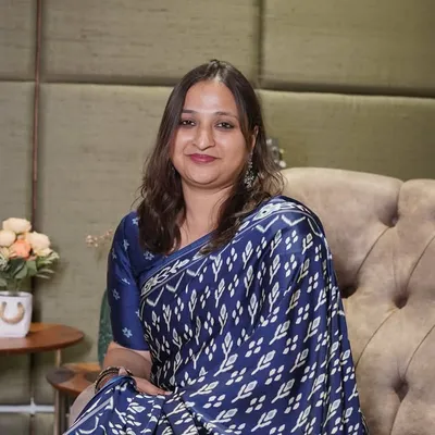 Payal Bansal- Lippan Artist profile