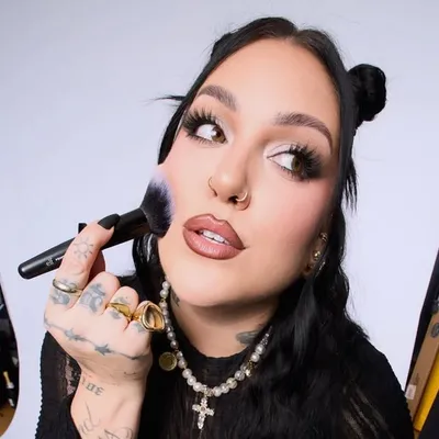Lipsticknick profile