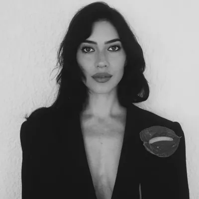 Lisa Origliasso profile