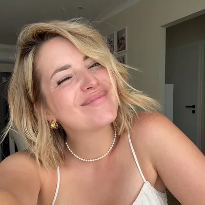 Celine Bast profile