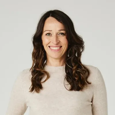 Lisa Smosarski profile
