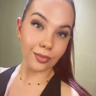 Ruth Munro • Nail Educator profile