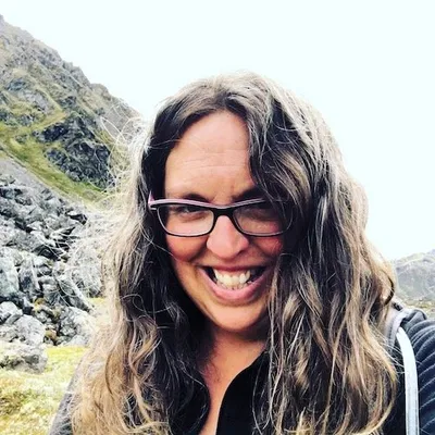 Laura LittleHouseBigAlaska profile