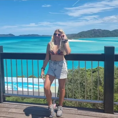 Holly | Solo Travel profile