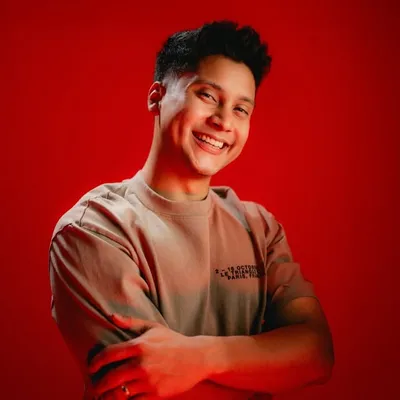 Iván Bustillo profile