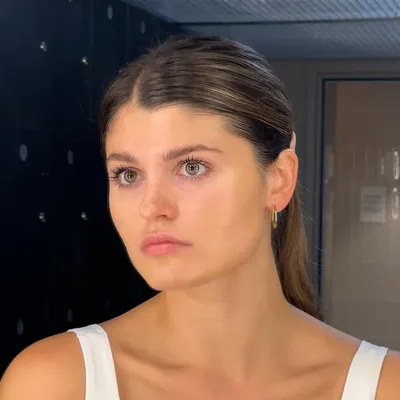 Elle Edwards profile