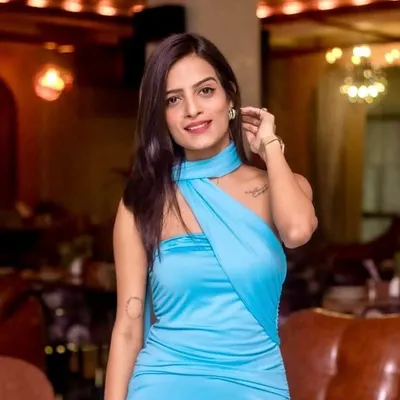 Livingtheshades| Muskan Bothra