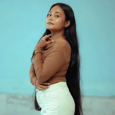 Liza Rava profile