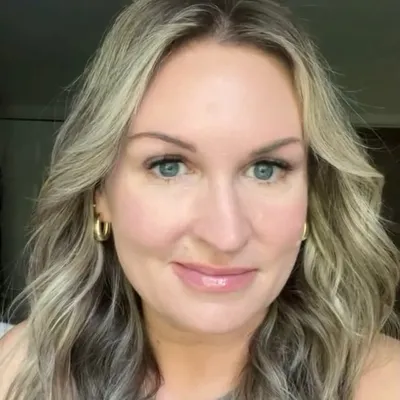 Liz profile