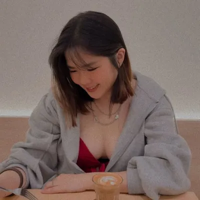 Liz Lee profile