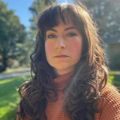 Liz McKeon profile