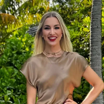 LIZ WOODBURN profile