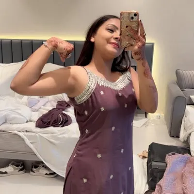 NEHA JAISWAL (네하 자이스왈) 💕🧚🏻♂️ profile