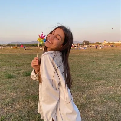 Llona Jelenkovic 🌻 profile