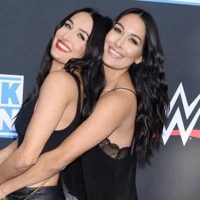 Bella Twins Fanpage♡ profile