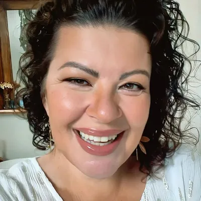 Paty Braun🎙Locução Profissional profile