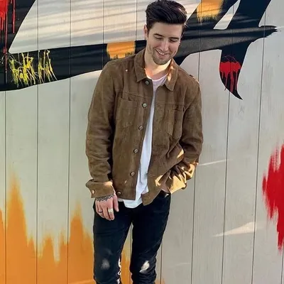 Logan Henderson Yucatán profile