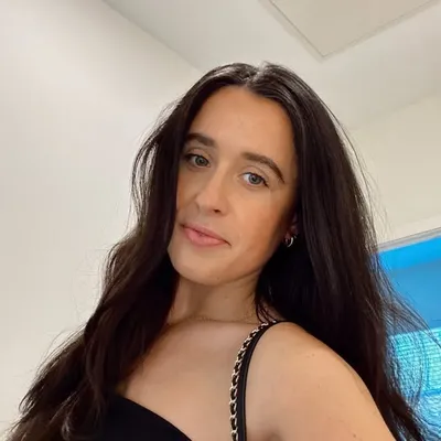 Lola Cezair profile