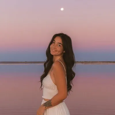 Lola Hubner profile