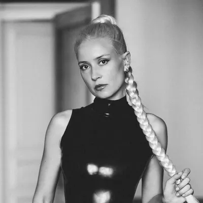 Lola Nicolas profile
