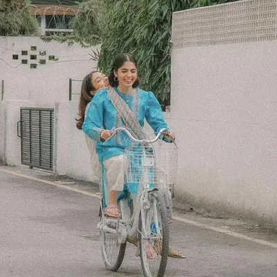 Lollywood✨ profile