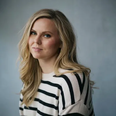 Lauren Miller profile