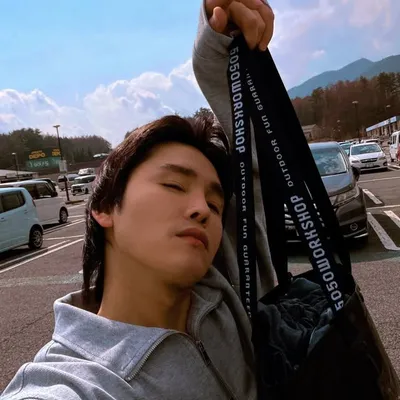 榮Long profile