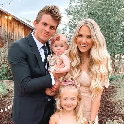 COLE SAVANNAH EVERLEIGH POSIE profile