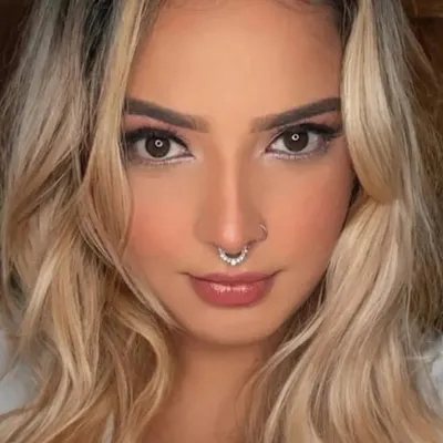 Stephany Lopes | Cantora profile