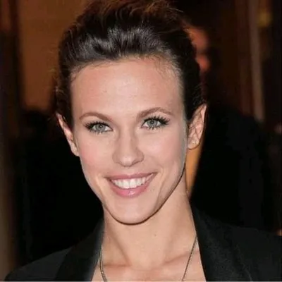 Lorie pester officiel profile