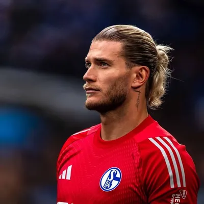 LORIS KARIUS profile