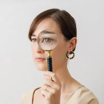 lorraine loots | miniature art profile