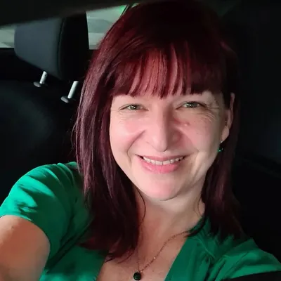 Janine ๐ธ๐ profile