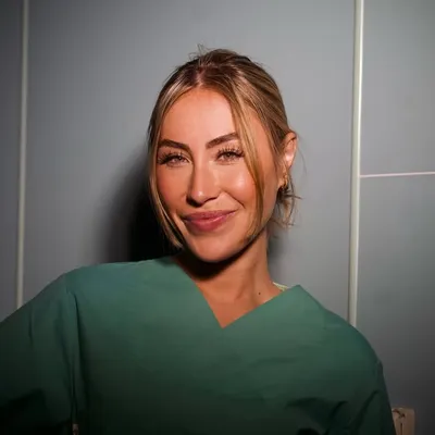 LOUISA NAOMI profile