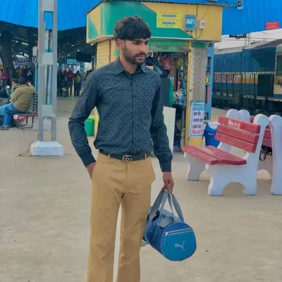 🍁கேப்டன்🪐 profile