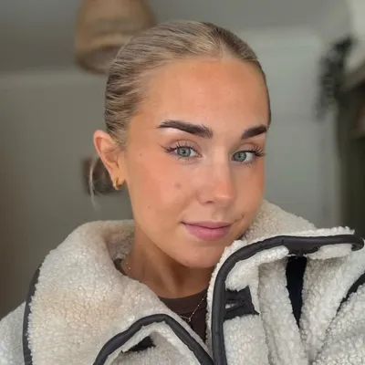 Lauren Wood profile