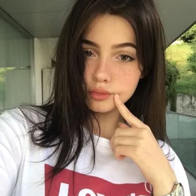Luana profile