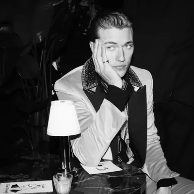 LUCKY BLUE SMITH profile