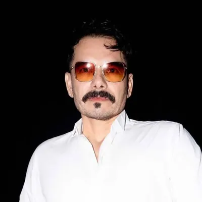Luis Cobos | Stylist profile