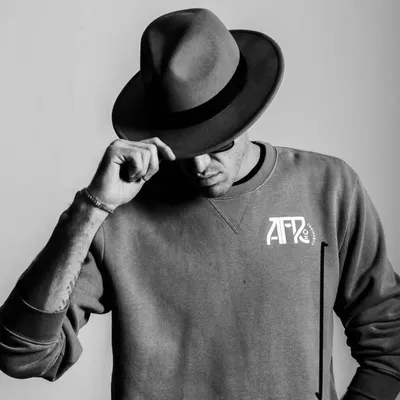 Luis De Rosaa🌹 profile