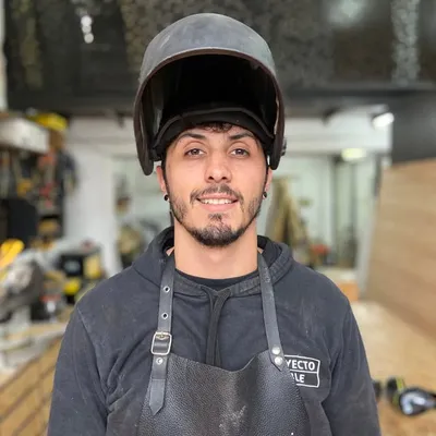 Luis Escobar profile